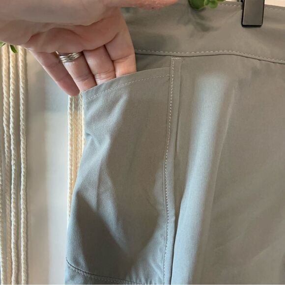 WRANGLER Women’s ATG Trail Runner Shorts Size 16 - Picture 2 of 10